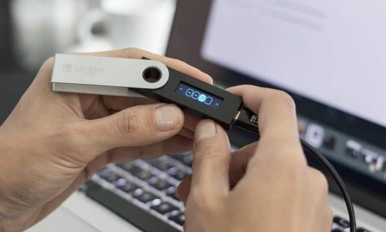 معرفی و بررسی کیف پول سختافزاری لجر نانو اس (Ledger Nano S)