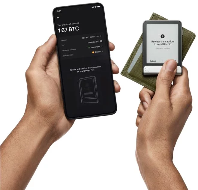 معرفی کیف پول سخت‌افزاری لجر فلکس (Ledger Flex)