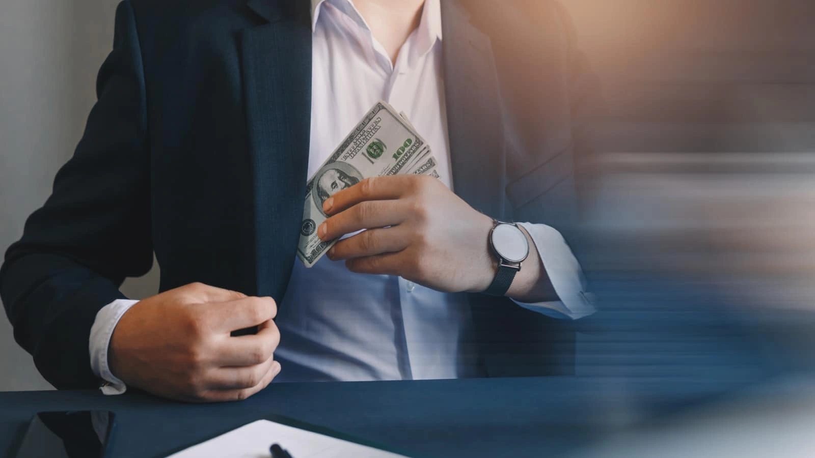 آشنایی با تاکتیک‌های پانزی: تحلیل رفتار کلاهبرداری‌های مالی