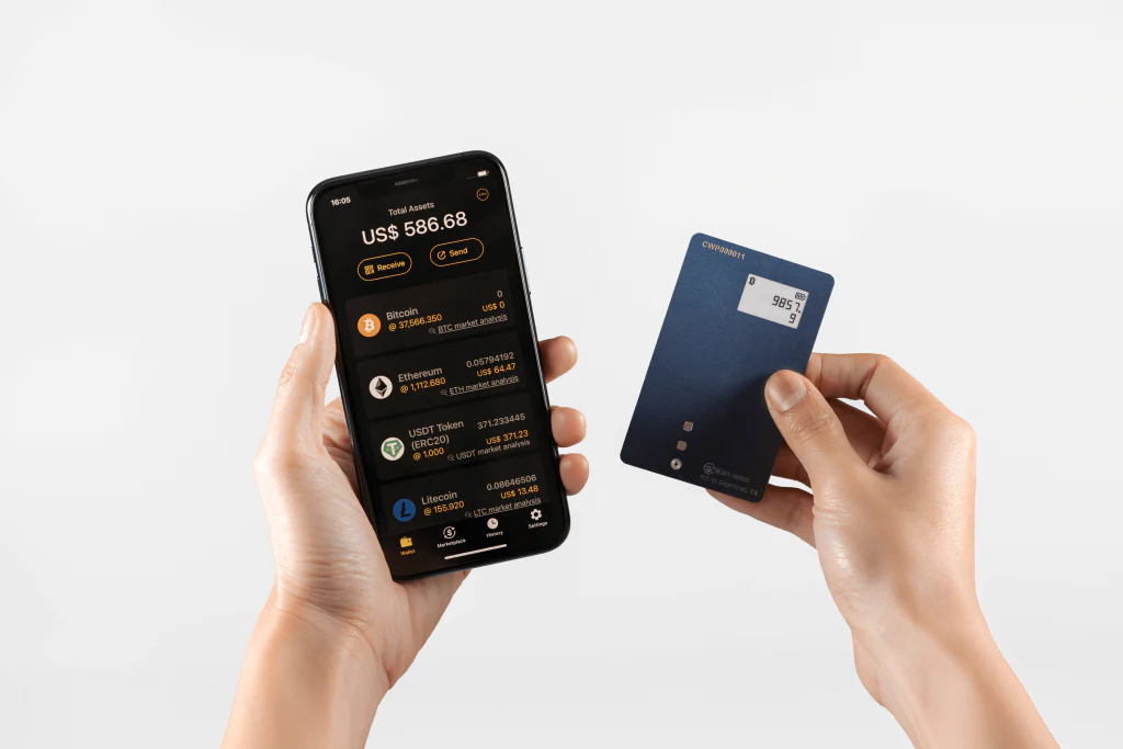 معرفی کیف پول سخت‌افزاری کول ولت (CoolWallet)