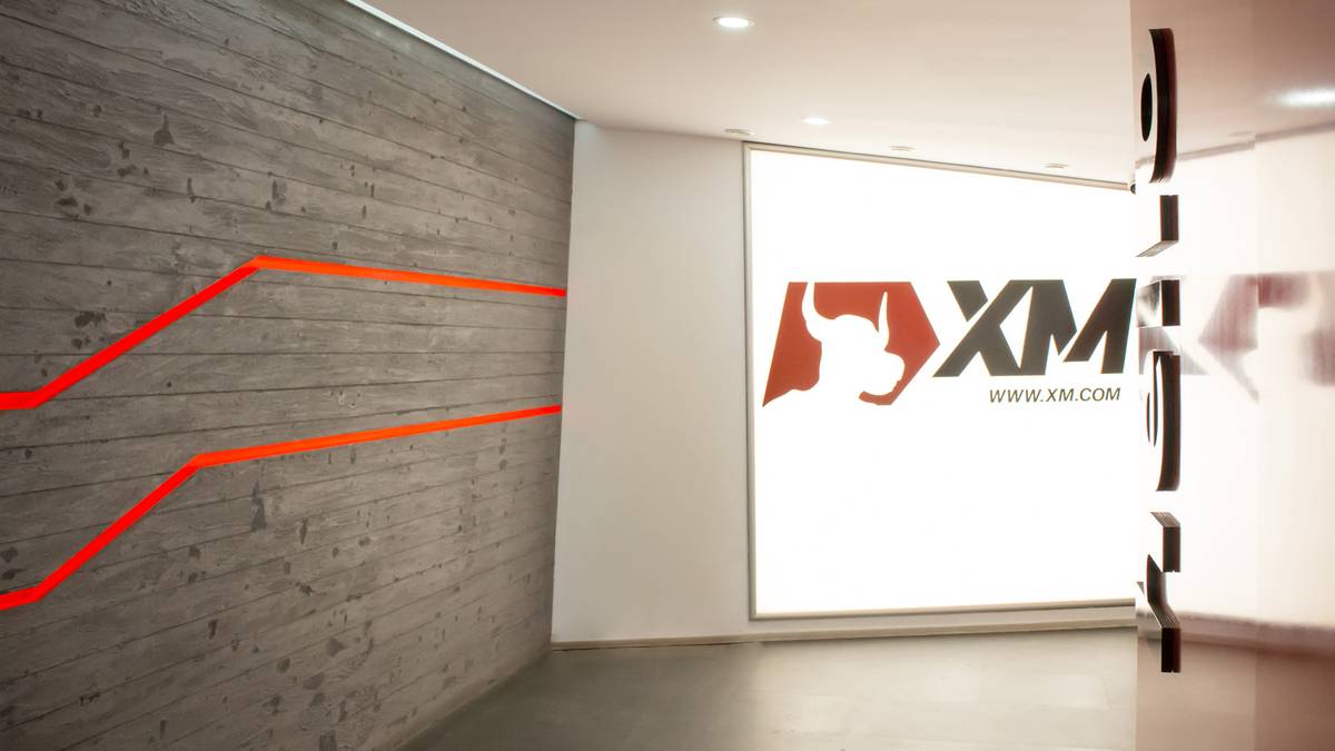 معرفی و بررسی بروکر XM